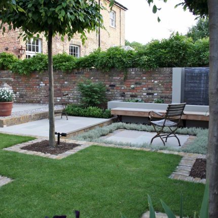 Multi Level Linear Garden Hertfordshire designed by Kate Gould inspired by the Gold Medal winning Eco-Chic, landscape design at its best building company Herts.