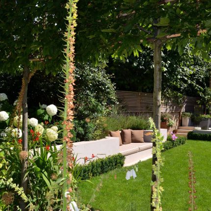 Garden maintenance planting ideas from consulting on the plant choice to construction and planting by specialist garden landscape design consultants.