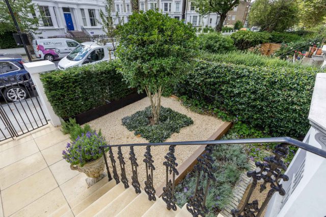 Elegant graceful outdoor stylish entertainment space, a garden design project in Notting Hill, designed by Maitanne Hunt and constructed by the Garden Builders.