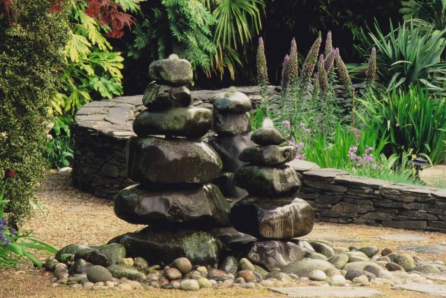 Garden Design Putney designed by Roberto Silva commissioned to construct this truly dynamic and iconic garden in Putney London, one of the best designed garden.