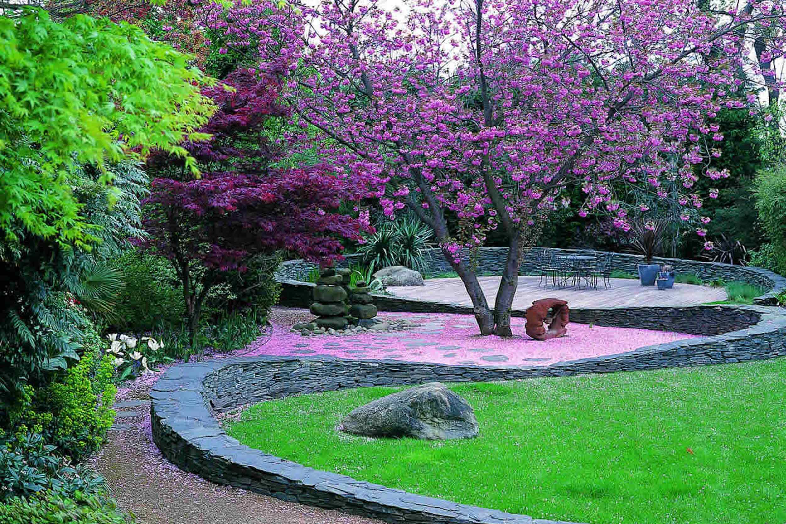 View our Favourite Garden Landscaping portfolio