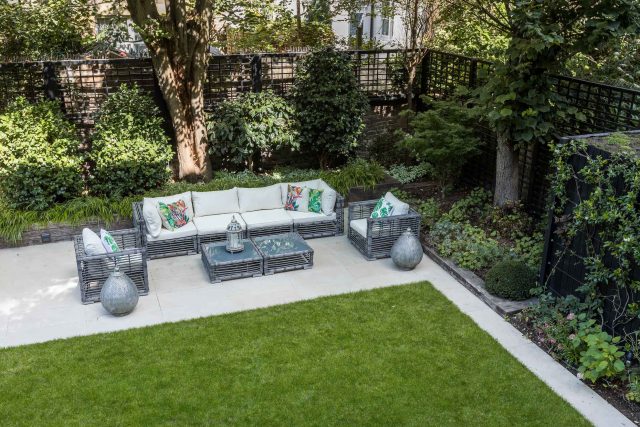 Elegant graceful outdoor stylish entertainment space, a garden design project in Notting Hill, designed by Maitanne Hunt and constructed by the Garden Builders.
