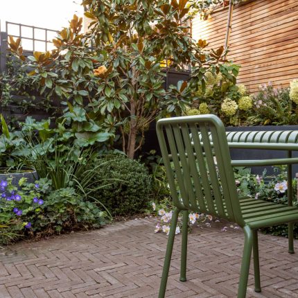 This garden design was done in-house by The Garden Builders. A small garden based in the South London, Kennington to be specific. The client was delighted.