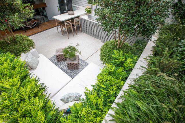 A brilliant design & build for this Small Garden in the heart of Clapham which encompasses a contemporary feel wash of vibrant colours landscaping company.