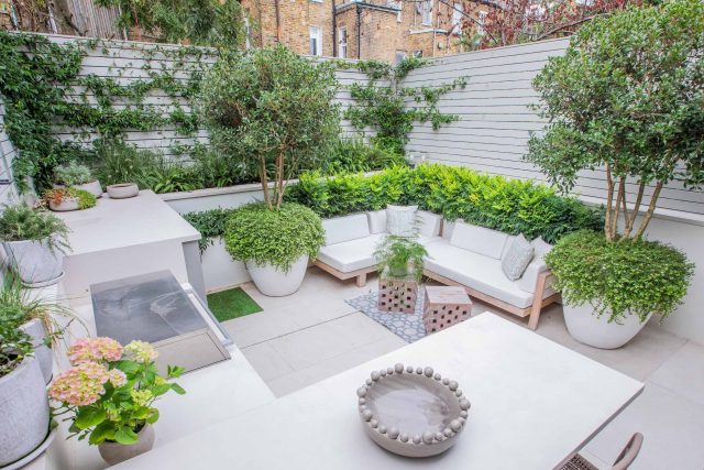 A brilliant design & build for this Small Garden in the heart of Clapham which encompasses a contemporary feel wash of vibrant colours landscaping company.