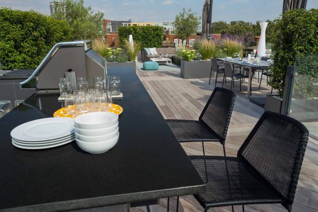 Bermondsey roof terrace Southwark in South London, The roof terrace belongs to the penthouse apartment and the brief was to create a contemporary roof terraced.