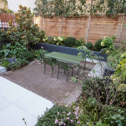This garden design was done in-house by The Garden Builders. A small garden based in the South London, Kennington to be specific. The client was delighted.