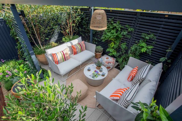 Greenwich Charlton Garden Design by The Garden Builders, outdoor lighting, Pergola structure, roof terrace building company in London top rated, Garden Room.