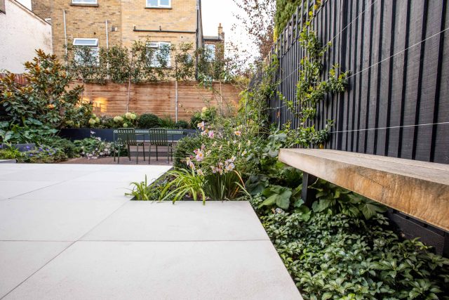 This garden design was done in-house by The Garden Builders. A small garden based in the South London, Kennington to be specific. The client was delighted.