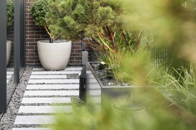 Roof Terrace Designer Mayfair, central London apartment, is arguably the most prestigious penthouse garden to echo the building and area, roof terrace design.