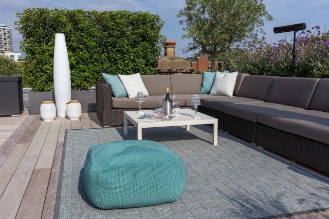 Bermondsey roof terrace Southwark in South London, The roof terrace belongs to the penthouse apartment and the brief was to create a contemporary roof terraced.
