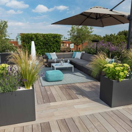 Bermondsey roof terrace Southwark in South London, The roof terrace belongs to the penthouse apartment and the brief was to create a contemporary roof terraced.
