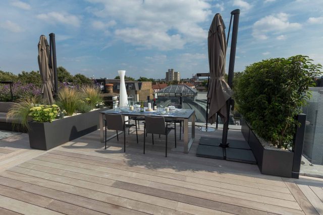 Bermondsey roof terrace Southwark in South London, The roof terrace belongs to the penthouse apartment and the brief was to create a contemporary roof terraced.