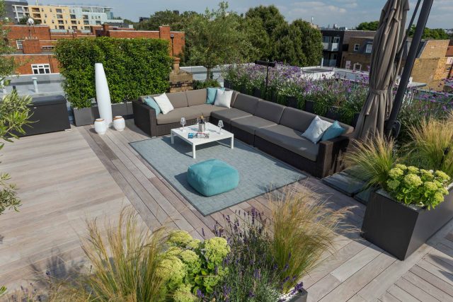 Bermondsey roof terrace Southwark in South London, The roof terrace belongs to the penthouse apartment and the brief was to create a contemporary roof terraced.