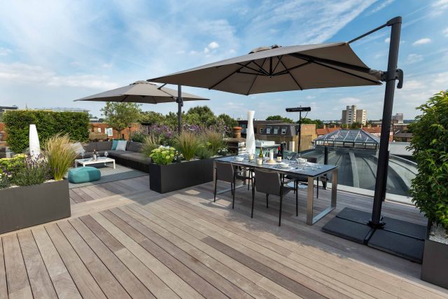 Bermondsey roof terrace Southwark in South London, The roof terrace belongs to the penthouse apartment and the brief was to create a contemporary roof terraced.