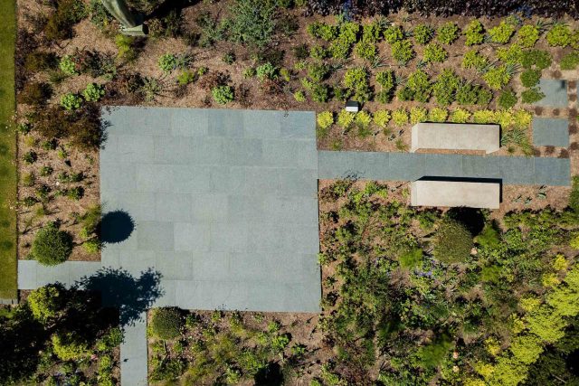 Contemporary garden Kingston Surrey, designed to exuding modern glamour with entertaining and activity space, geometric striking lines, architectural space.