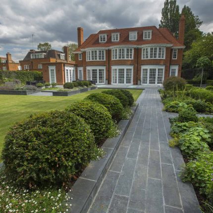 Hampstead's premier road an upscale garden design for rear and front impressive gardens, Hampstead's premier roads, an impressive, upscale rear and front garden.