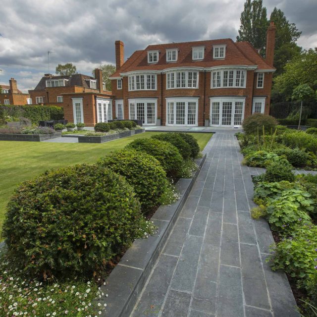Hampstead's premier road an upscale garden design for rear and front impressive gardens, Hampstead's premier roads, an impressive, upscale rear and front garden.