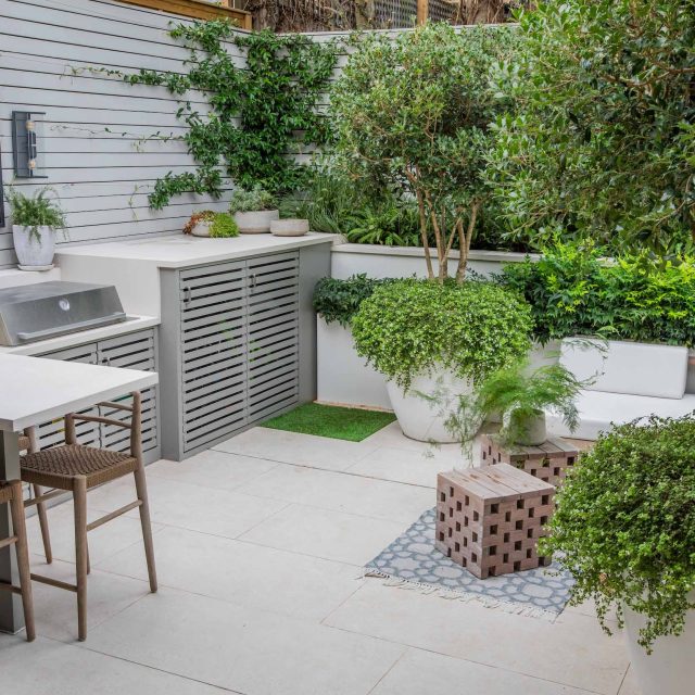 A brilliant design & build for this Small Garden in the heart of Clapham which encompasses a contemporary feel wash of vibrant colours landscaping company.