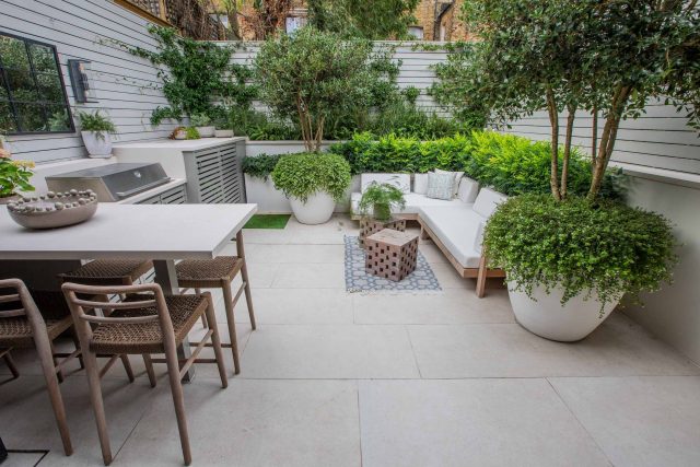 A brilliant design & build for this Small Garden in the heart of Clapham which encompasses a contemporary feel wash of vibrant colours landscaping company.