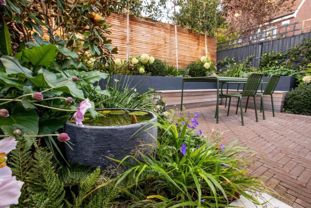 This garden design was done in-house by The Garden Builders. A small garden based in the South London, Kennington to be specific. The client was delighted.