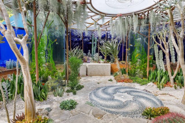 Designed by Karen Welman and John Warland & constructed by The Garden Builders, the Pearlfisher Garden for the Space To Grow category at the 2018 RHS Chelsea.