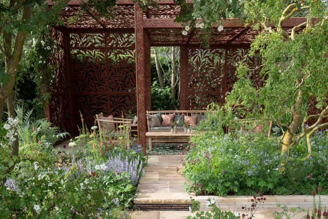 This Award-Winning Garden can now be associated with an RHS Chelsea award-winning craftsmanship designer as it has won Gold at the RHS Chelsea Flower Show 2022.