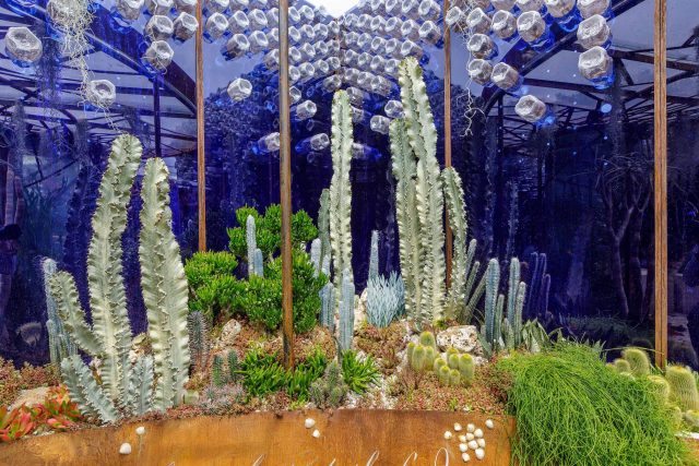 Designed by Karen Welman and John Warland & constructed by The Garden Builders, the Pearlfisher Garden for the Space To Grow category at the 2018 RHS Chelsea.