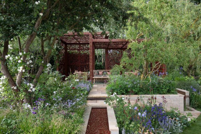 This Award-Winning Garden can now be associated with an RHS Chelsea award-winning craftsmanship designer as it has won Gold at the RHS Chelsea Flower Show 2022.