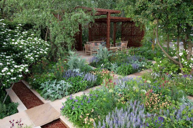 This Award-Winning Garden can now be associated with an RHS Chelsea award-winning craftsmanship designer as it has won Gold at the RHS Chelsea Flower Show 2022.