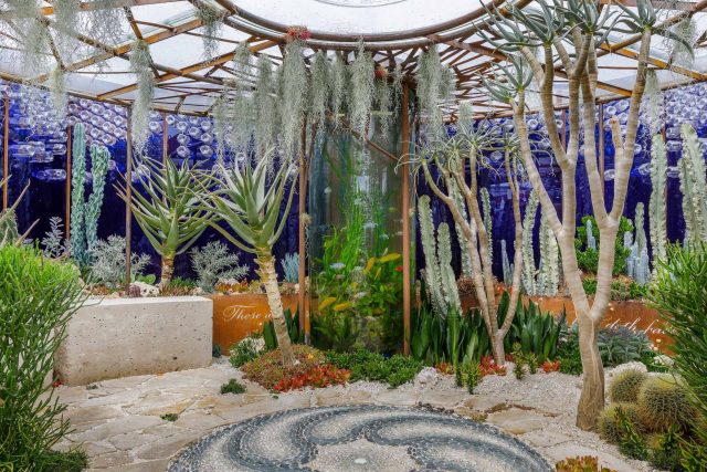 Designed by Karen Welman and John Warland & constructed by The Garden Builders, the Pearlfisher Garden for the Space To Grow category at the 2018 RHS Chelsea.