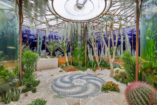 Designed by Karen Welman and John Warland & constructed by The Garden Builders, the Pearlfisher Garden for the Space To Grow category at the 2018 RHS Chelsea.