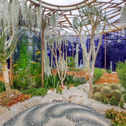 Designed by Karen Welman and John Warland & constructed by The Garden Builders, the Pearlfisher Garden for the Space To Grow category at the 2018 RHS Chelsea.