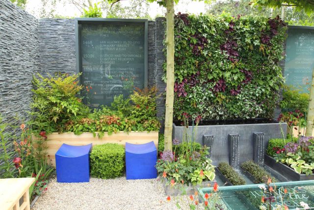 Large city garden design space for a grand house by Kate Gould, Magistrates Garden RHS 2011 Silver Gilt outdoor relaxing space, curved bench, water feature.