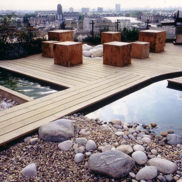 Penthouse Roof Garden in Canary Wharf design by Andy Sturgeon shown on BBC Small Town Gardens, stainless steel-framed Jacuzzi landscaping consultants, company.