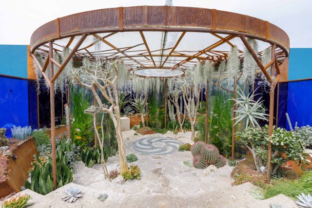 Designed by Karen Welman and John Warland & constructed by The Garden Builders, the Pearlfisher Garden for the Space To Grow category at the 2018 RHS Chelsea.