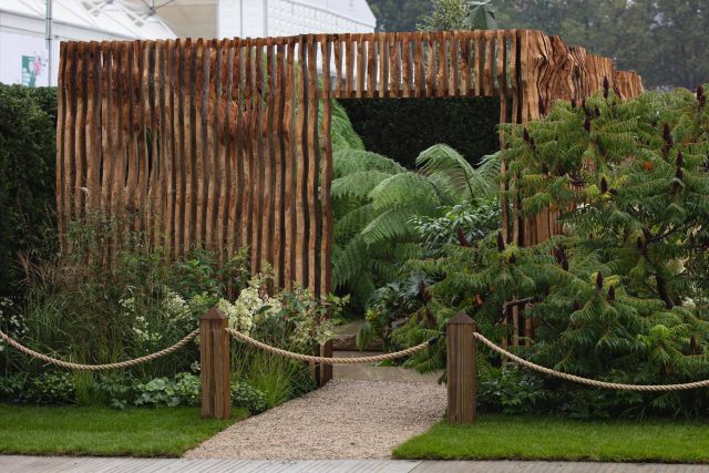Chelsea 2021 - Silver Gilt Medal - The Boodles Secret Garden, The Garden Builders were commissioned to carry out the design of Thomas Hoblyn The Chelsea Flower.