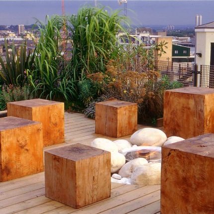Penthouse Roof Garden in Canary Wharf design by Andy Sturgeon shown on BBC Small Town Gardens, stainless steel-framed Jacuzzi landscaping consultants, company.
