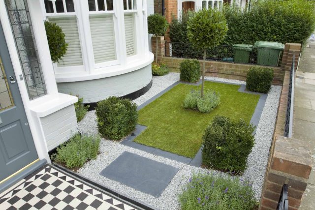Garden designers Richmond Surrey small city family garden design ideas by The Garden Builder, formal front garden is an elegant combination of traditional.