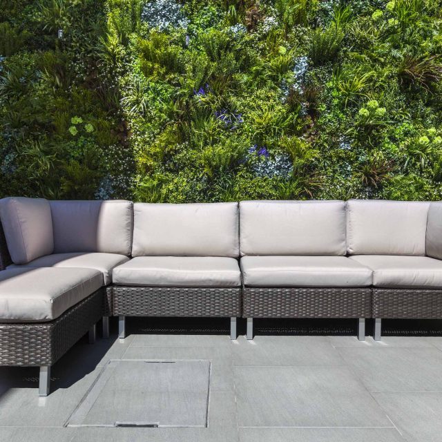 Small Courtyard Garden, The idea was to create an interesting blend of vertical finishes that work together to give a different feel when viewed both internally.