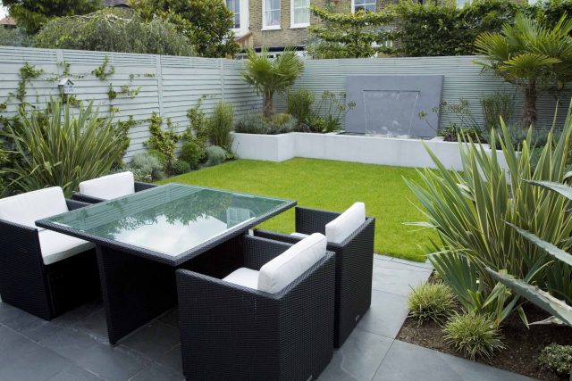 Garden designers Richmond Surrey small city family garden design ideas by The Garden Builder, formal front garden is an elegant combination of traditional.