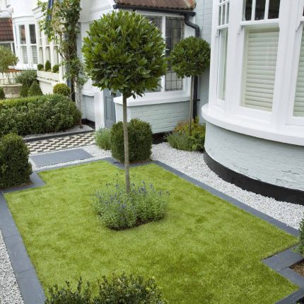 Garden designers Richmond Surrey small city family garden design ideas by The Garden Builder, formal front garden is an elegant combination of traditional.