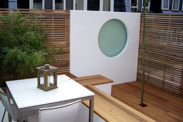 Tranquil small garden Hampstead by Andy Sturgeon small garden designs modern masterpiece by Gold medal winning designer modern masterpiece Gold medal winner.
