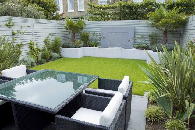 Garden designers Richmond Surrey small city family garden design ideas by The Garden Builder, formal front garden is an elegant combination of traditional.