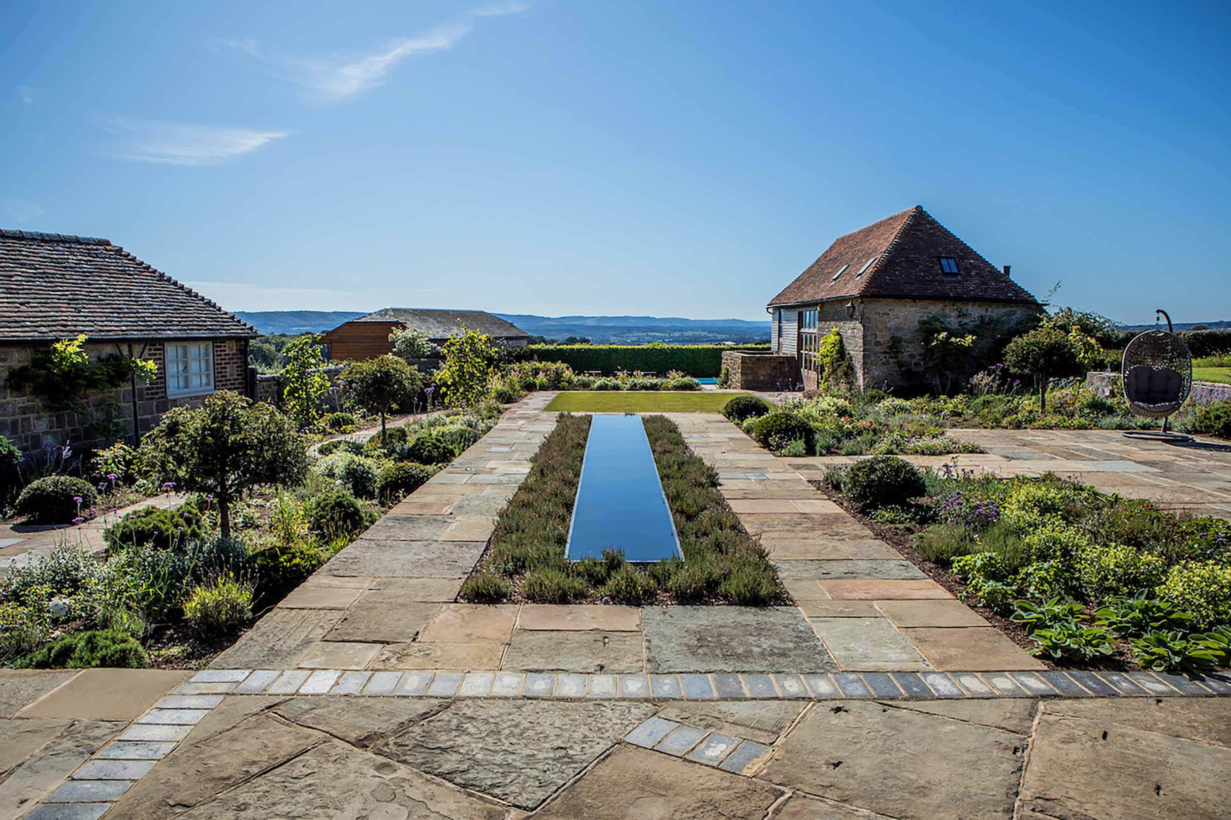 Award Winning Garden design ideas by industry recognised The Garden Builders in London, working closely with acclaimed garden designers we have numerous awards.