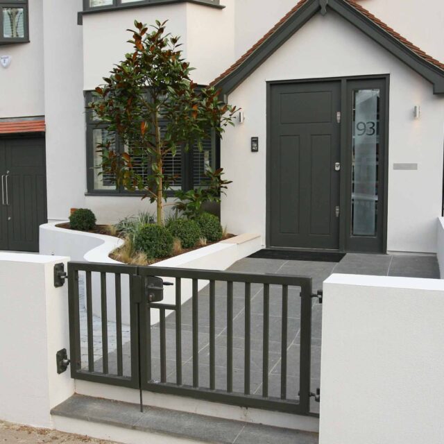 Stunning Contemporary Garden design by Mark Ruthen Architects and Clifton Interiors west London, studio garden room specialist landscape garden company.