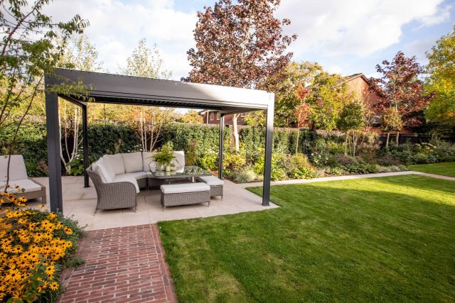 This garden landscape is another fine instalment to The Garden Builders portfolio of landscape gardens that has seen us revered as the most reliable and sought.