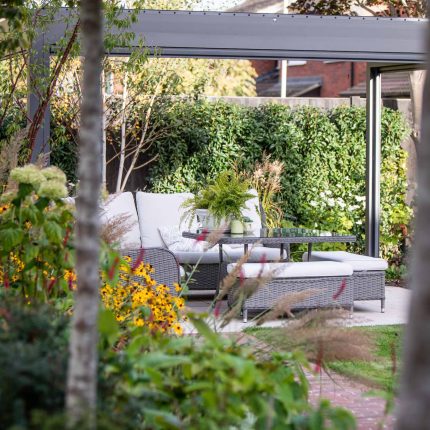This garden landscape is another fine instalment to The Garden Builders portfolio of landscape gardens that has seen us revered as the most reliable and sought.