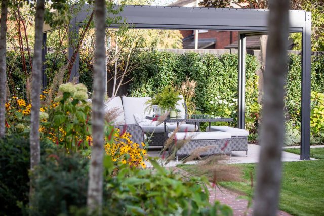 This garden landscape is another fine instalment to The Garden Builders portfolio of landscape gardens that has seen us revered as the most reliable and sought.