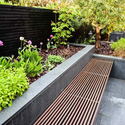 Fantastic contemporary garden located in the heart of Ascot was designed by Garden Builders Design, outside dining specialist landscaping company Berkshire.